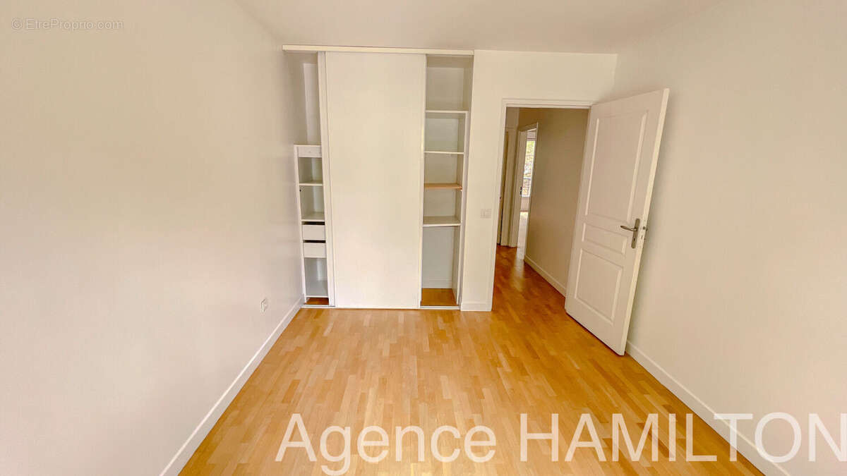Garches Mairie, T5 de 116m2 4 chambres et parking - photo 14
