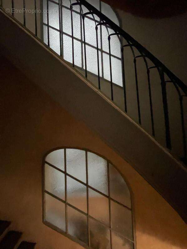 Appartement à BAGNOLS-SUR-CEZE