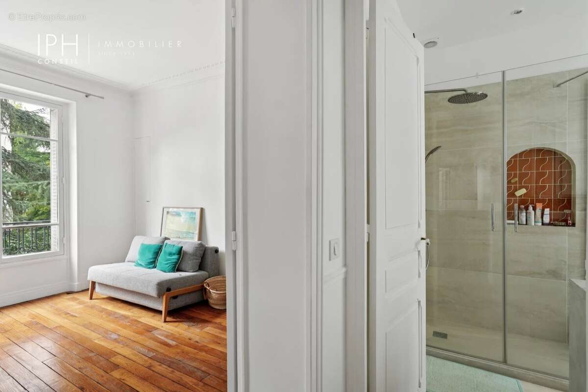 Appartement à NEUILLY-SUR-SEINE