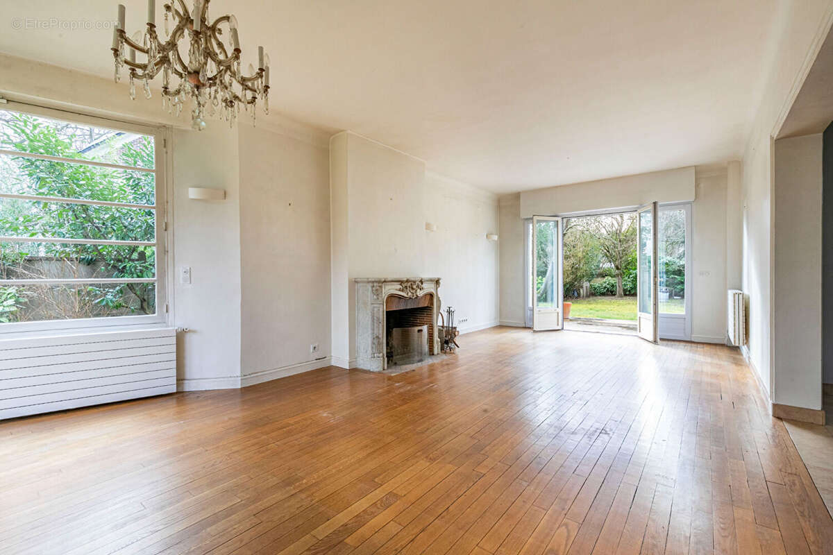Maison - Maisons-Laffitte - 5 pièces - 3 chambres - photo 2
