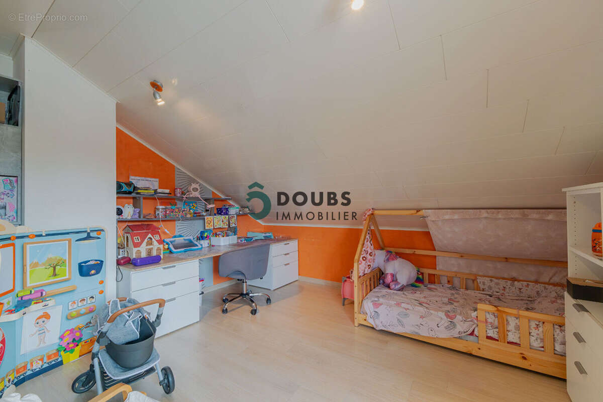Maison Les Combes 6 pièces 153 m2 - photo 9
