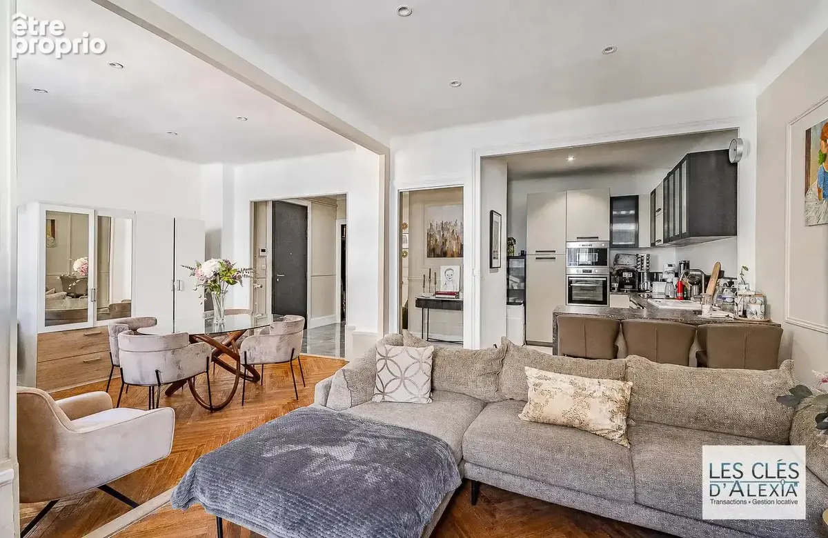 EXCLUSIVITÉ – LYON 6ᵉ SECTEUR FOCH – Appartement de caractère avec balcon, cave et grenier - photo 2