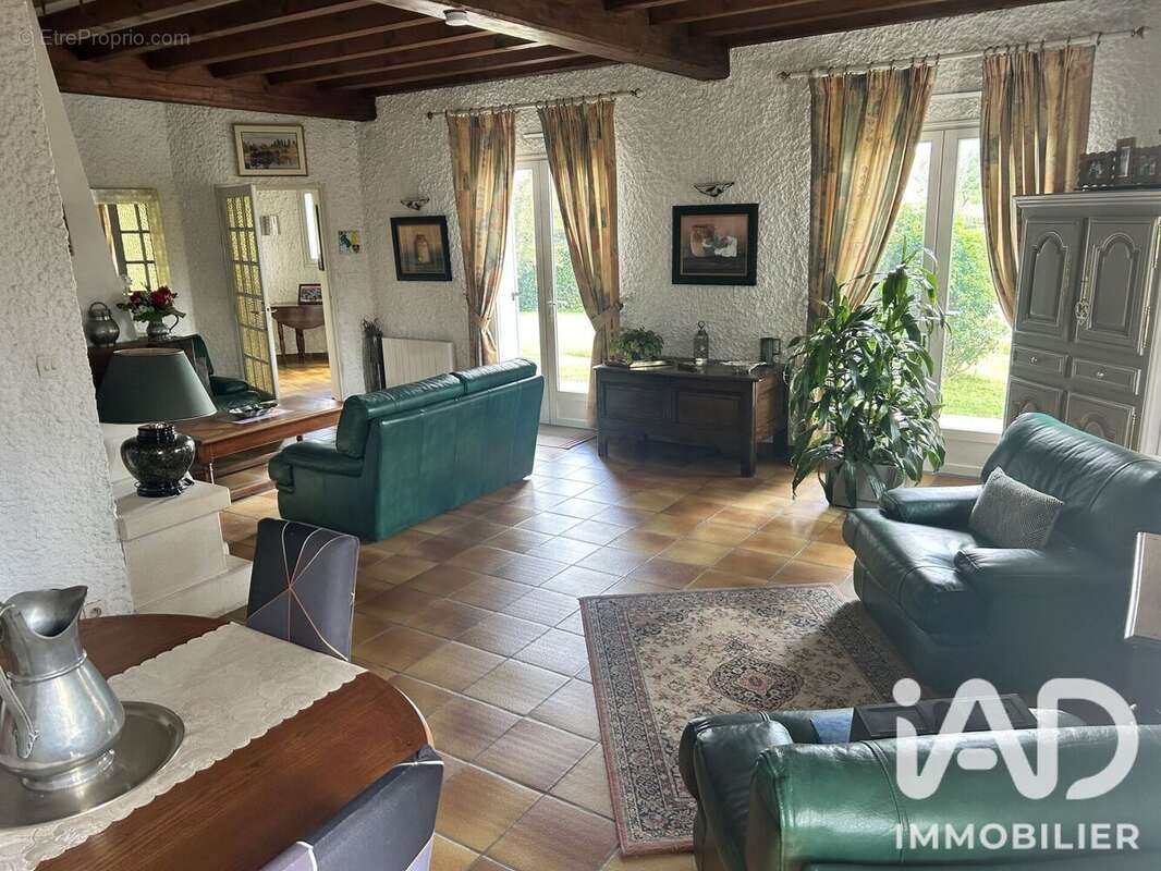 Maison 170 m² à Montpon-Menesterol  - photo 8