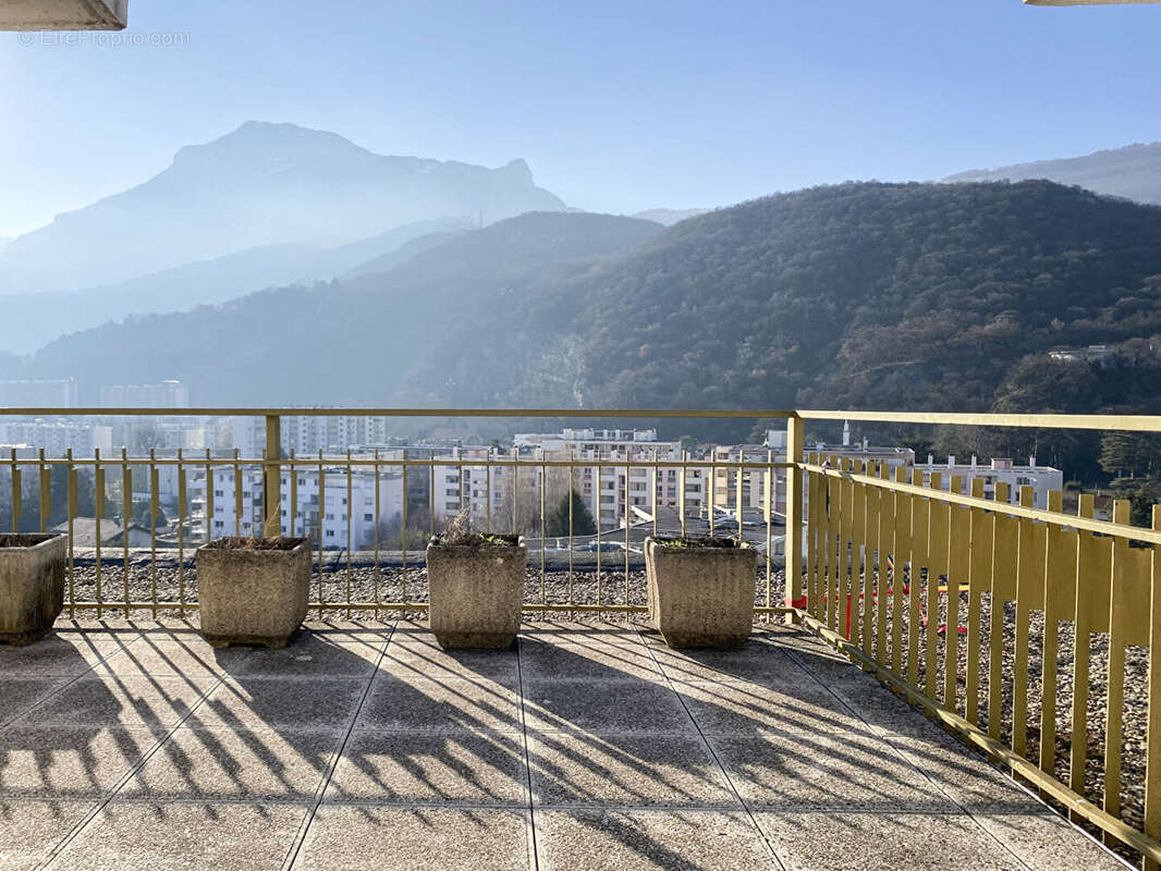 Appartement à SEYSSINET-PARISET