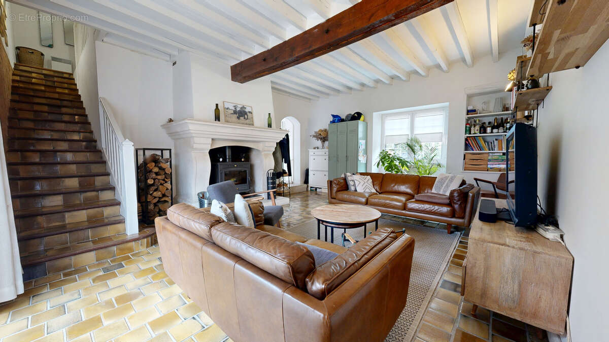 Maison à NEAUPHLE-LE-VIEUX