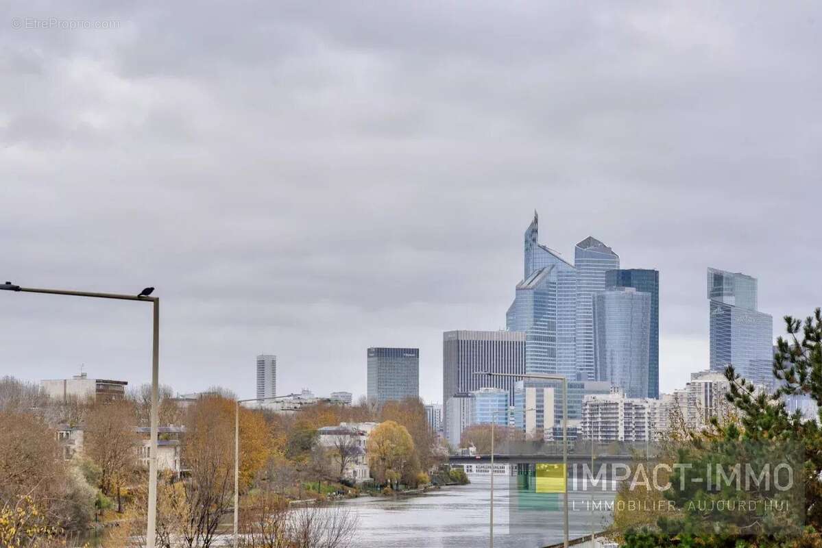 Appartement à COURBEVOIE