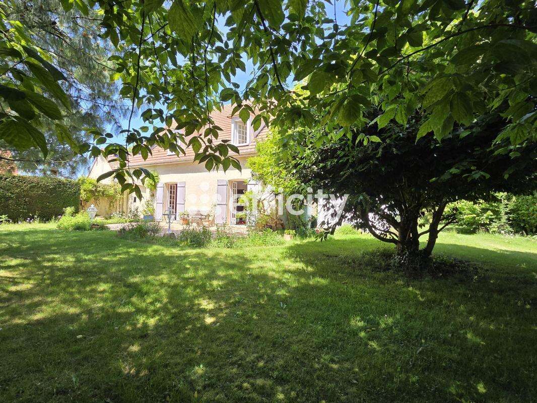 Maison à PRUNAY-EN-YVELINES