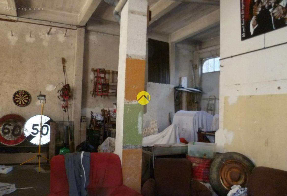 Commerce à SAINT-AMAND-MONTROND