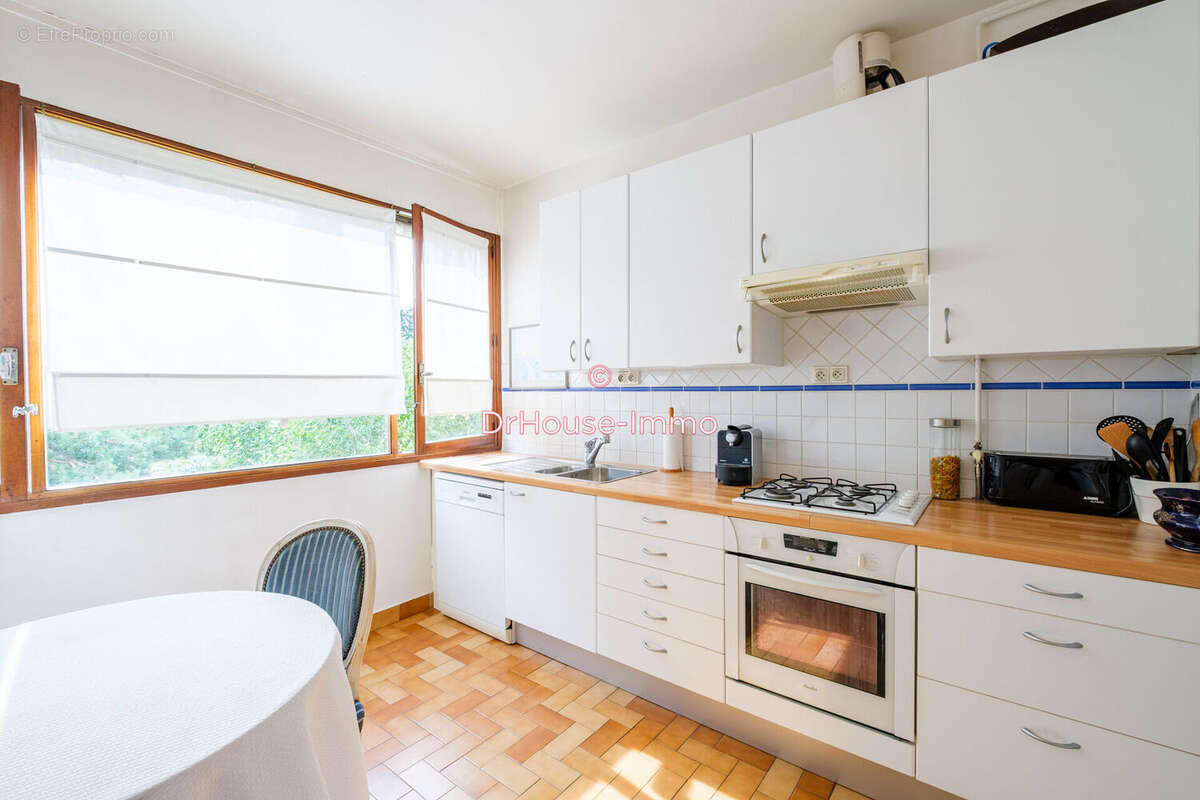 Appartement 70 m² à Noisy-Le-Roi  - photo 6