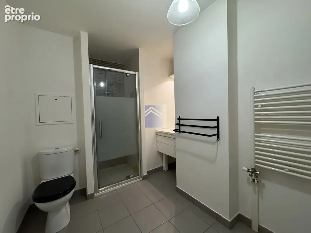 Courbevoie - RDJ - 2 pièces - 55.7m2 - Jardin 49m2- calme absolu ! Cave et Parking - photo 8