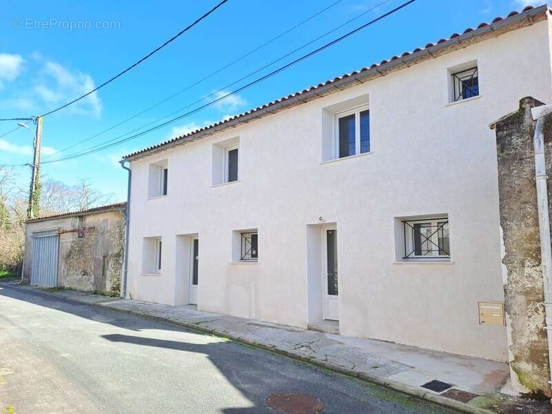 Maison à ANGLADE