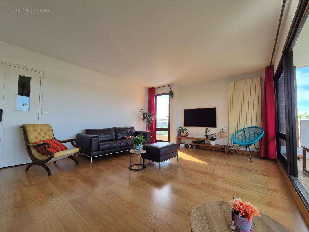 Appartement à JOUY-EN-JOSAS