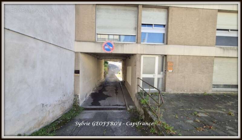 Parking à SAINT-NICOLAS-DE-PORT