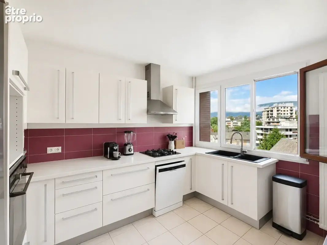 Appartement T4 de 72 m2 avec balcon, cave et grenier   Chambéry - photo 4