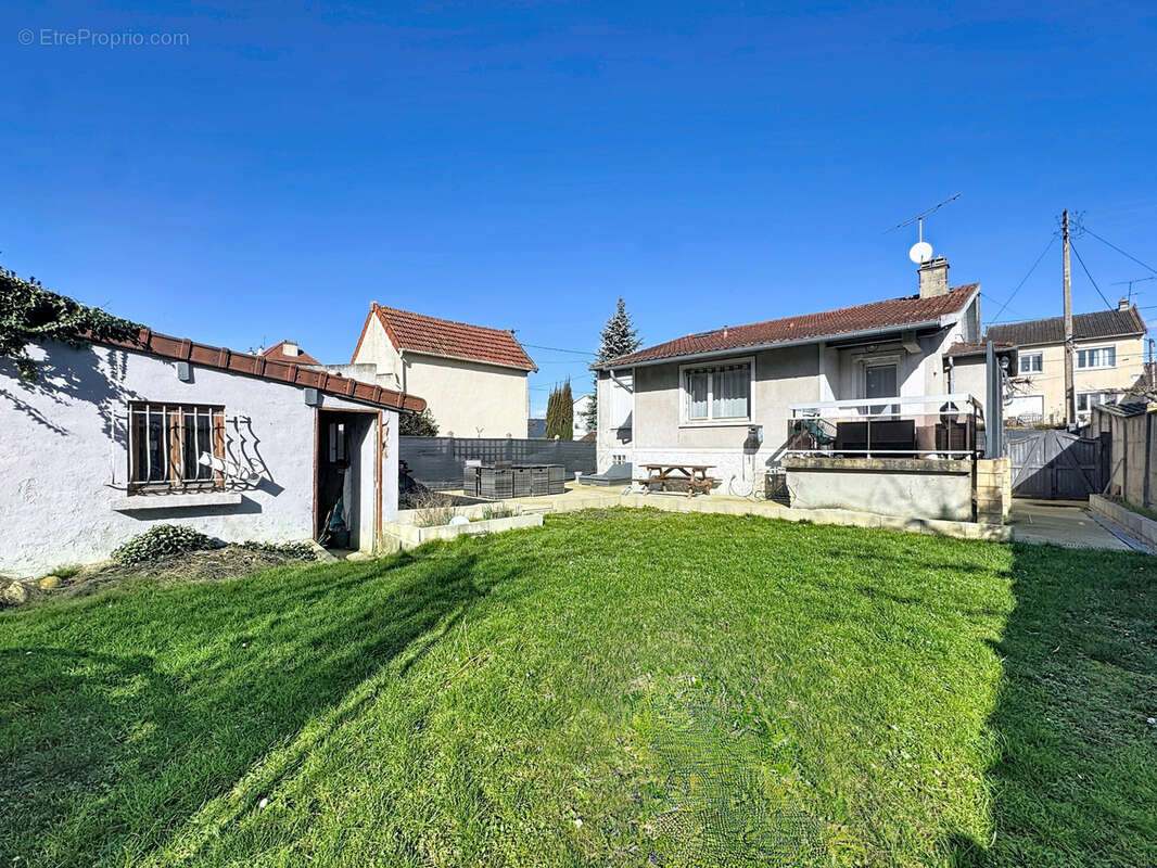 Maison à PARAY-VIEILLE-POSTE