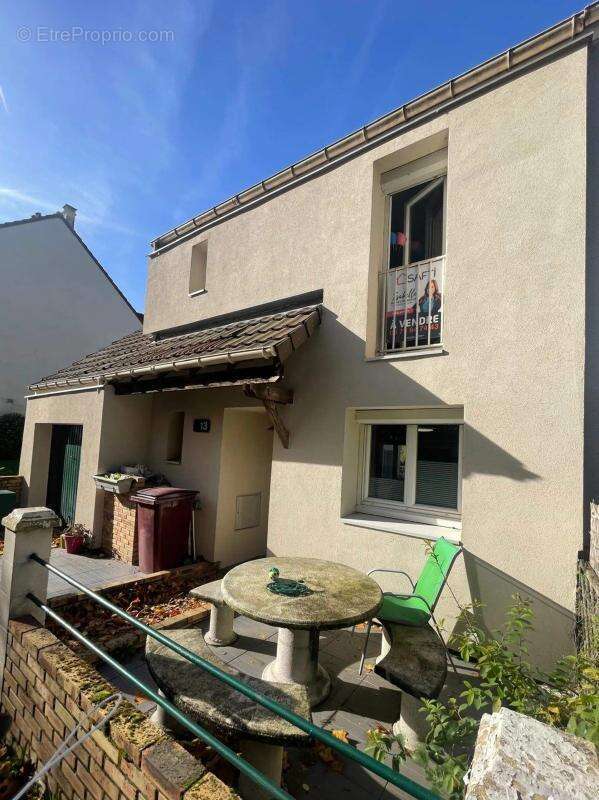 Maison à EMERAINVILLE