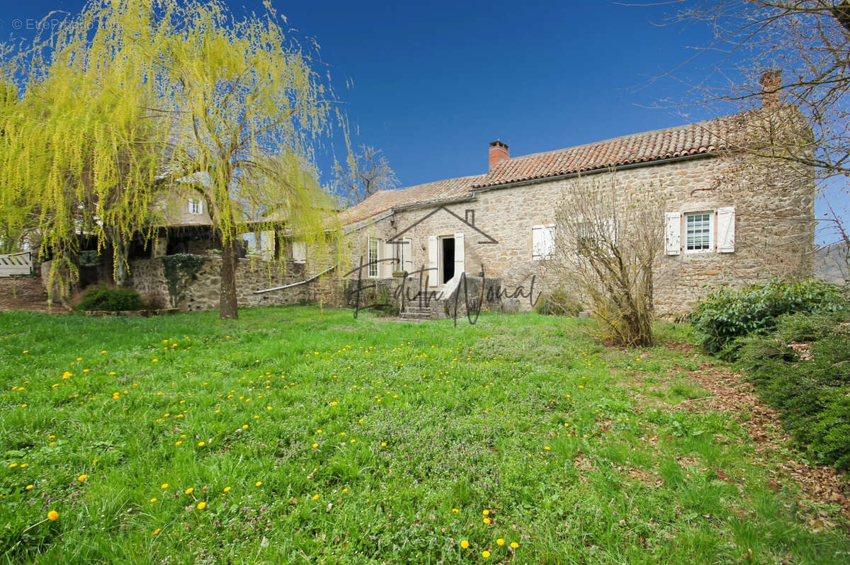 Maison à SAINTE-EULALIE-DE-CERNON