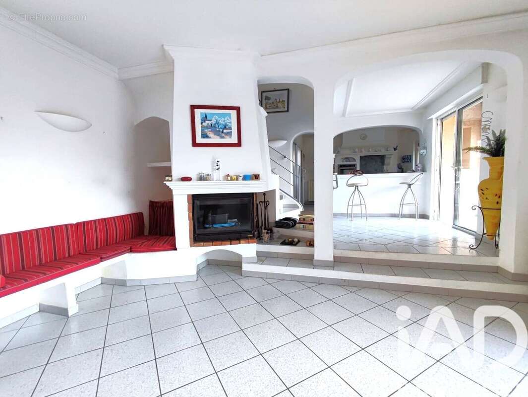 Photo 6 - Maison à ROQUEBRUNE-SUR-ARGENS