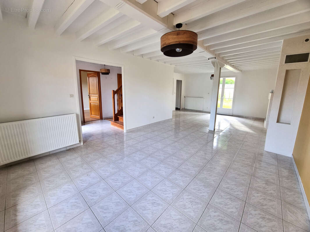 Maison à VAUX-LE-PENIL