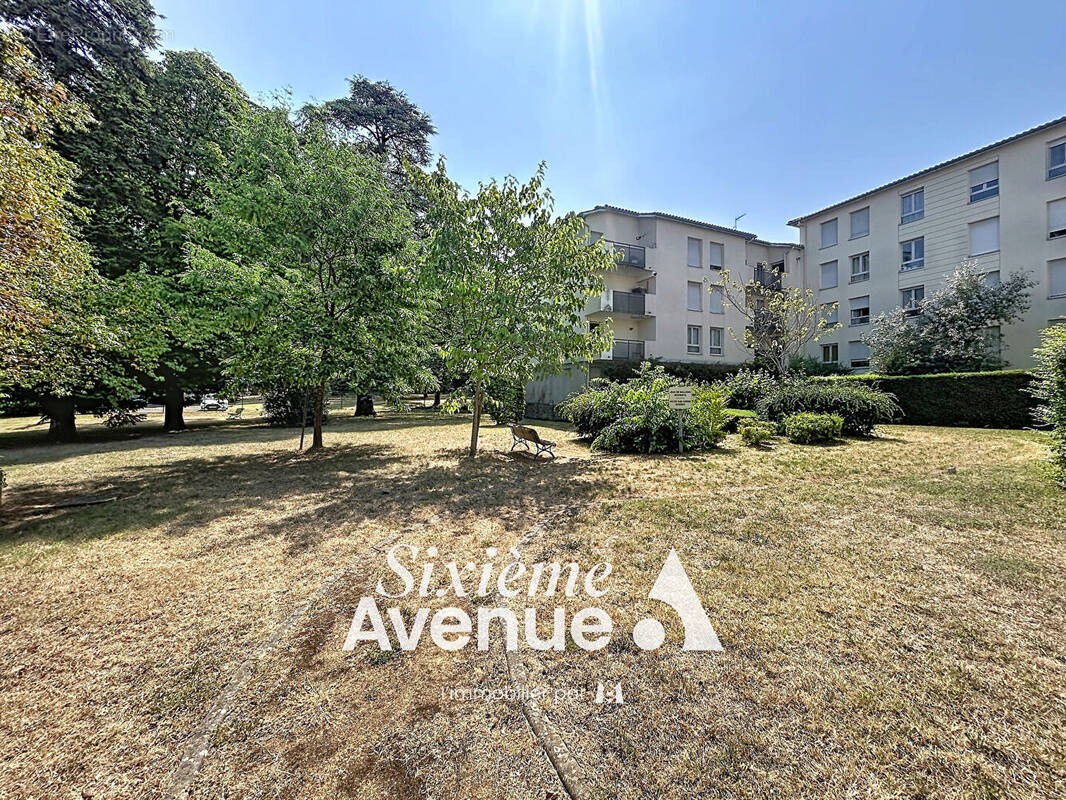 Appartement à DECINES-CHARPIEU