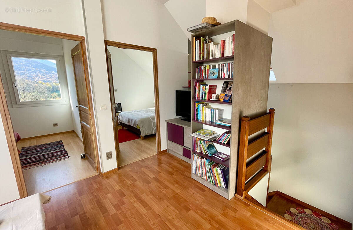 Maison à MONTAGNOLE