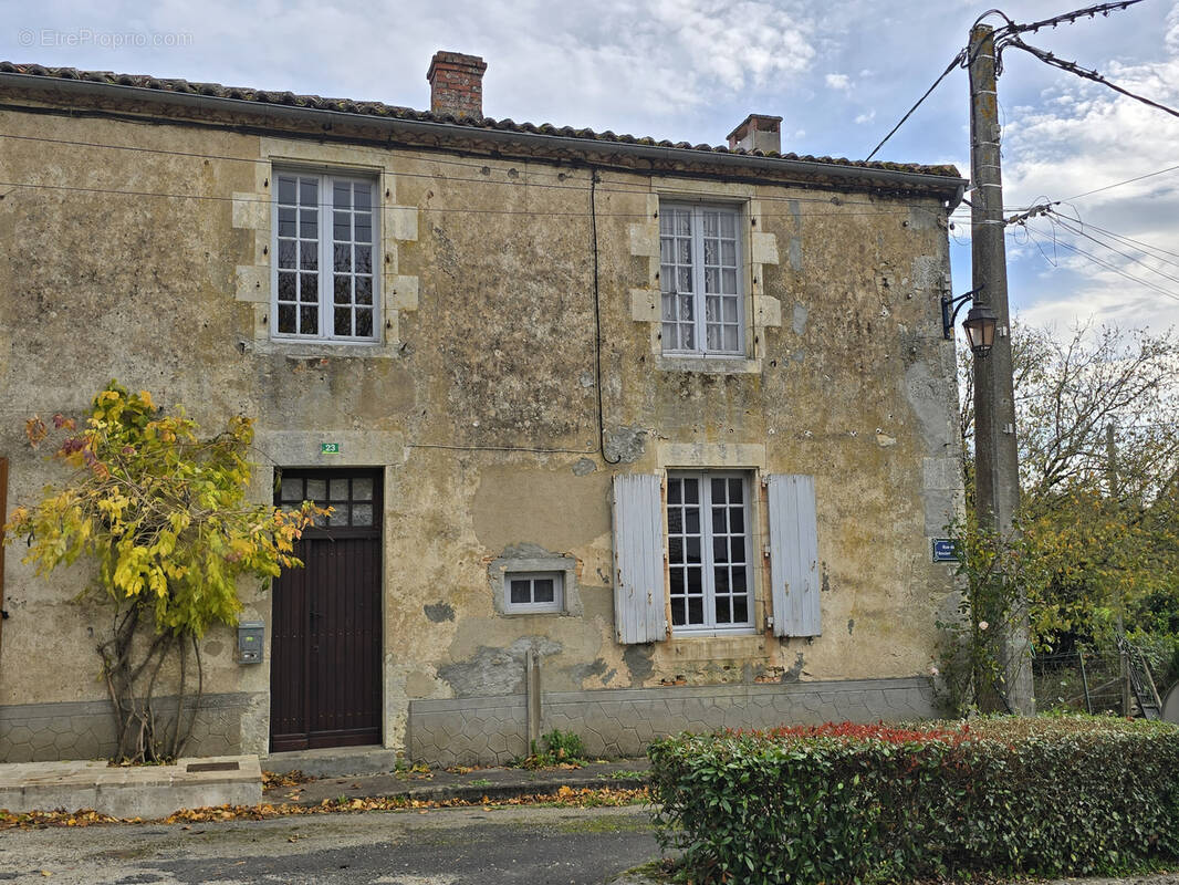 Maison à SAINT-LAURENT-DE-CERIS