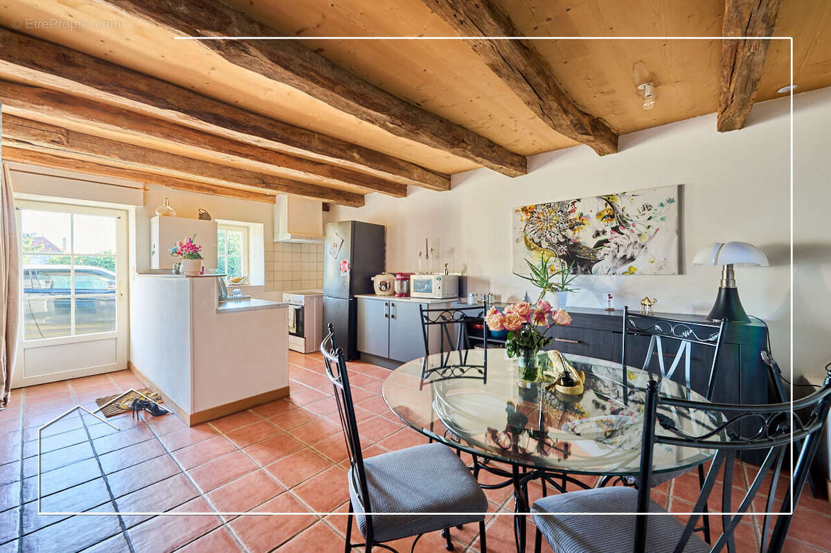 Photo 2 - Appartement à MAGNY-SAINT-MEDARD