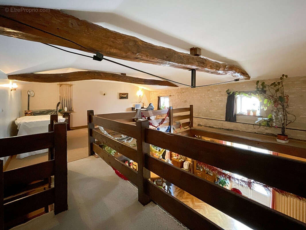 Maison à ROMAZIERES