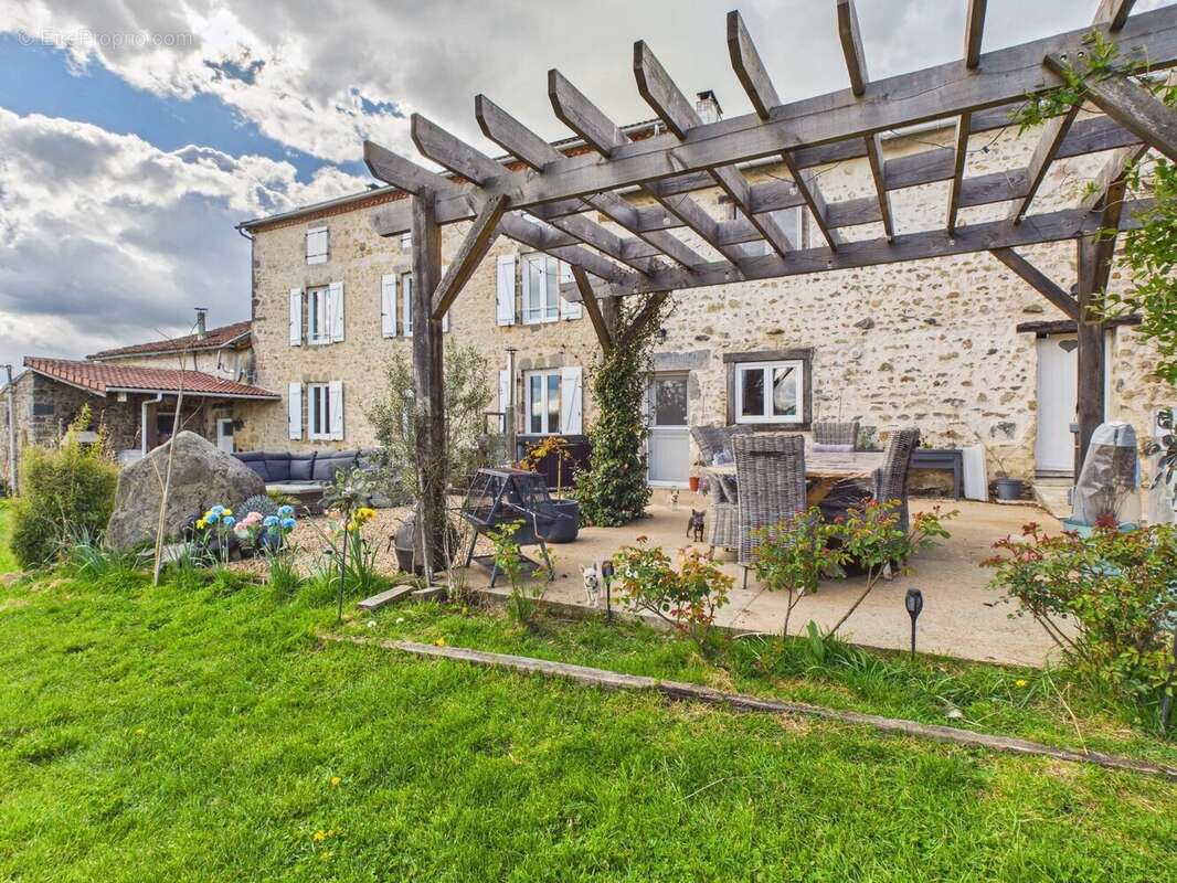 Maison à ORADOUR-SAINT-GENEST