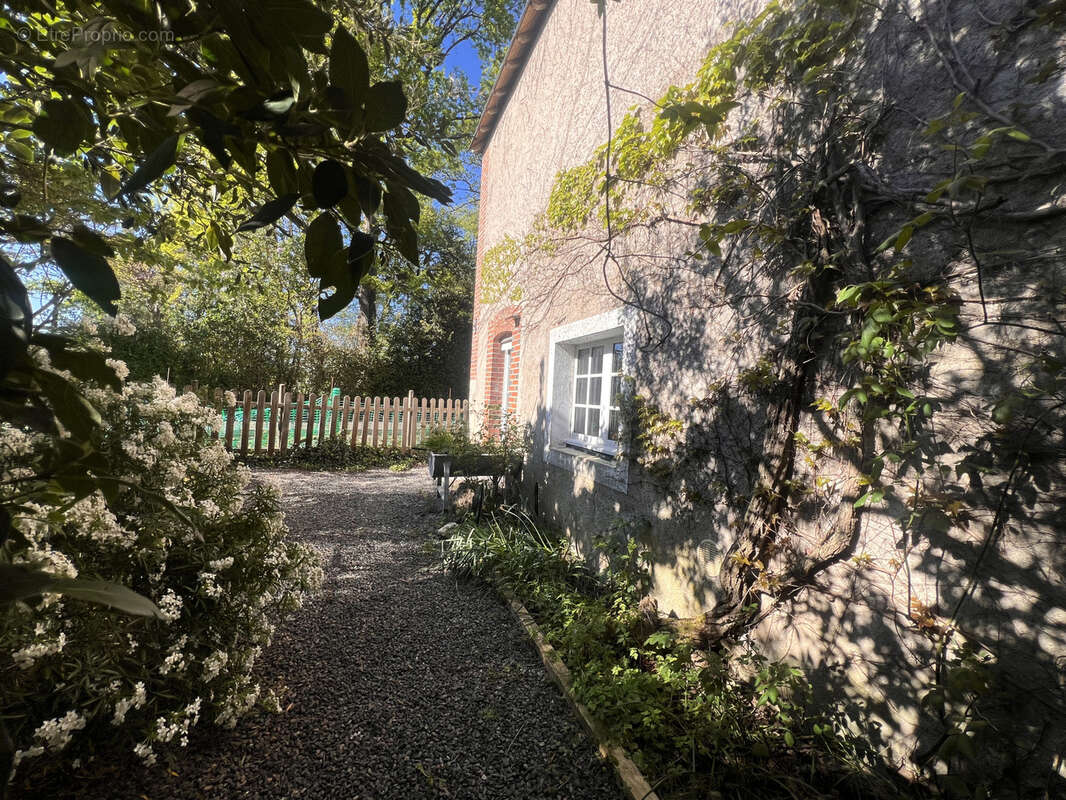 Maison à CROTELLES