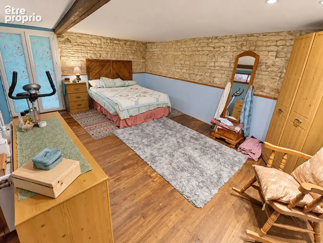 Maison charentaise de 3 chambres proche de Tusson - Suite de plain-pied, granges en pierre et terrain de 1 987 m² - photo 4