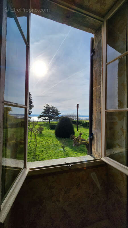 Maison à BAYON-SUR-GIRONDE