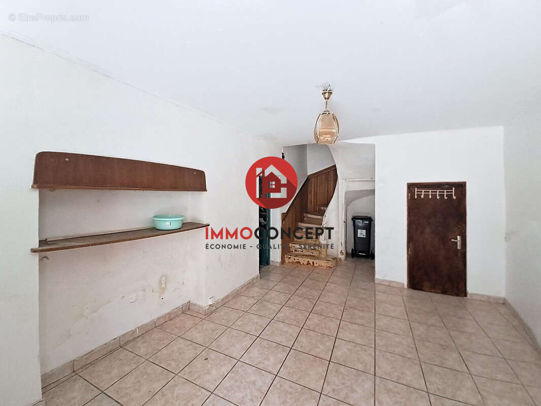 Appartement à ROQUEMAURE