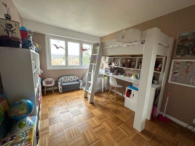 Appartement à BURES-SUR-YVETTE