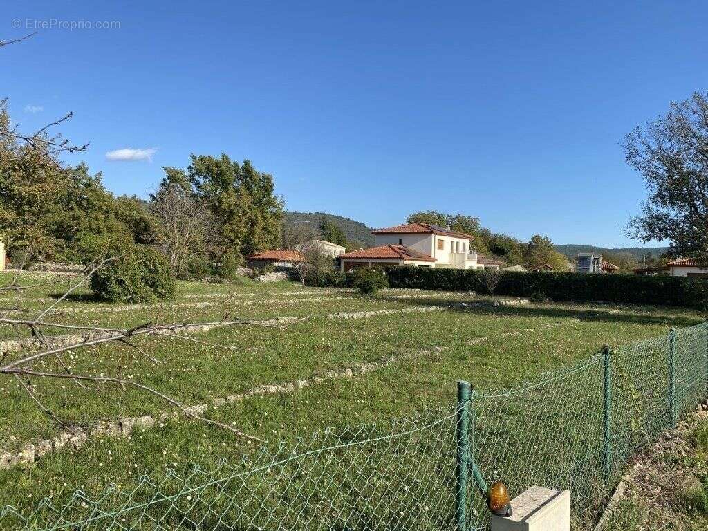 Terrain à SAINT-CEZAIRE-SUR-SIAGNE