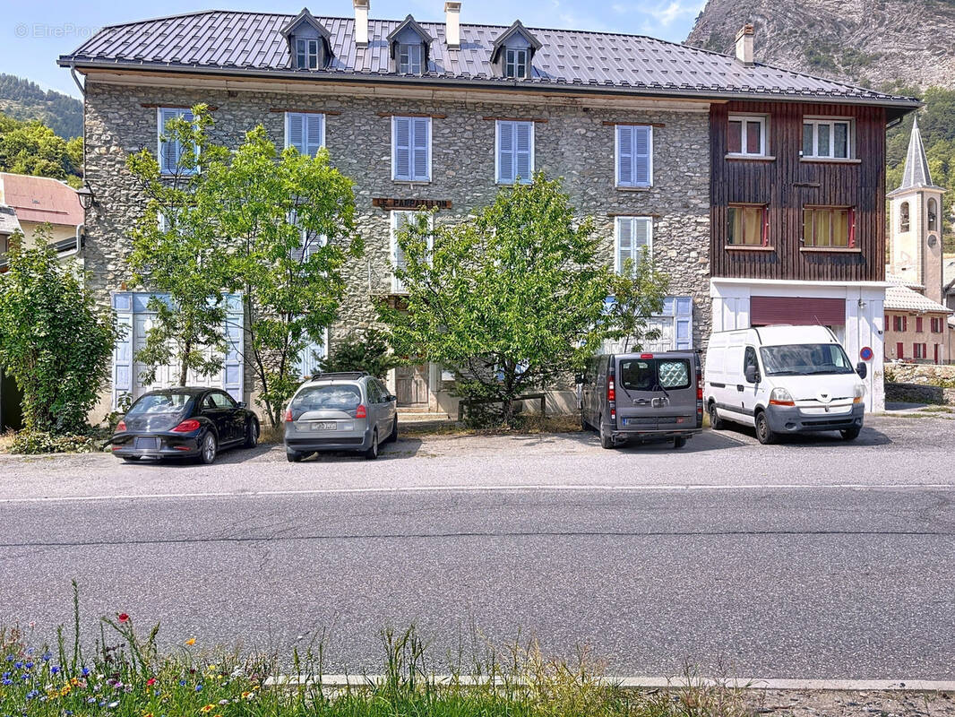 Appartement à LA CONDAMINE-CHATELARD