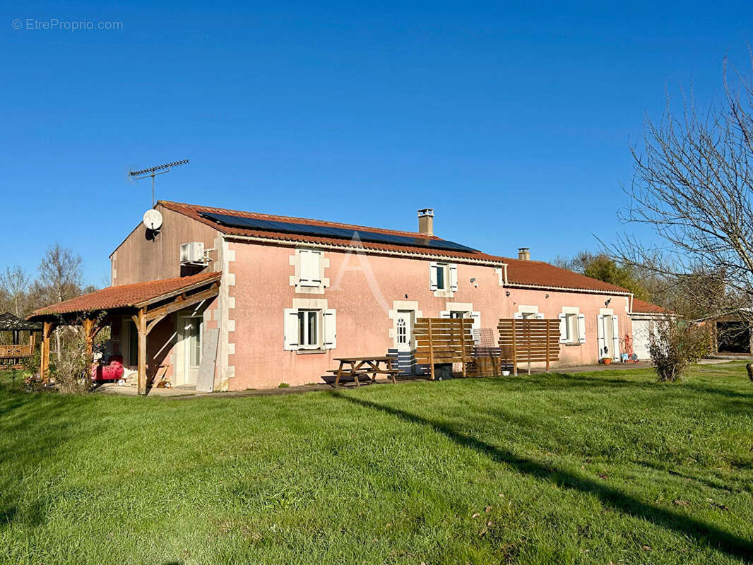 Maison à LE LANGON