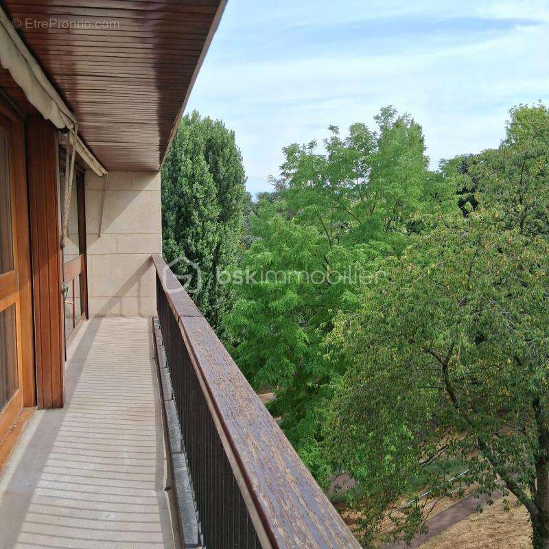 A vendre appartement de 4 pièces de 89 m² avec grand balcon, parking & cave – Résidence Élysée 2 - photo 8