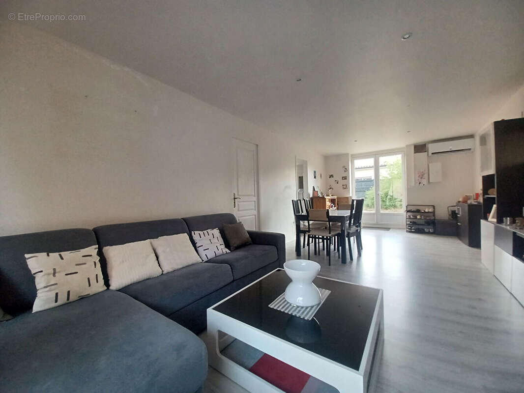 Maison à AMBARES-ET-LAGRAVE