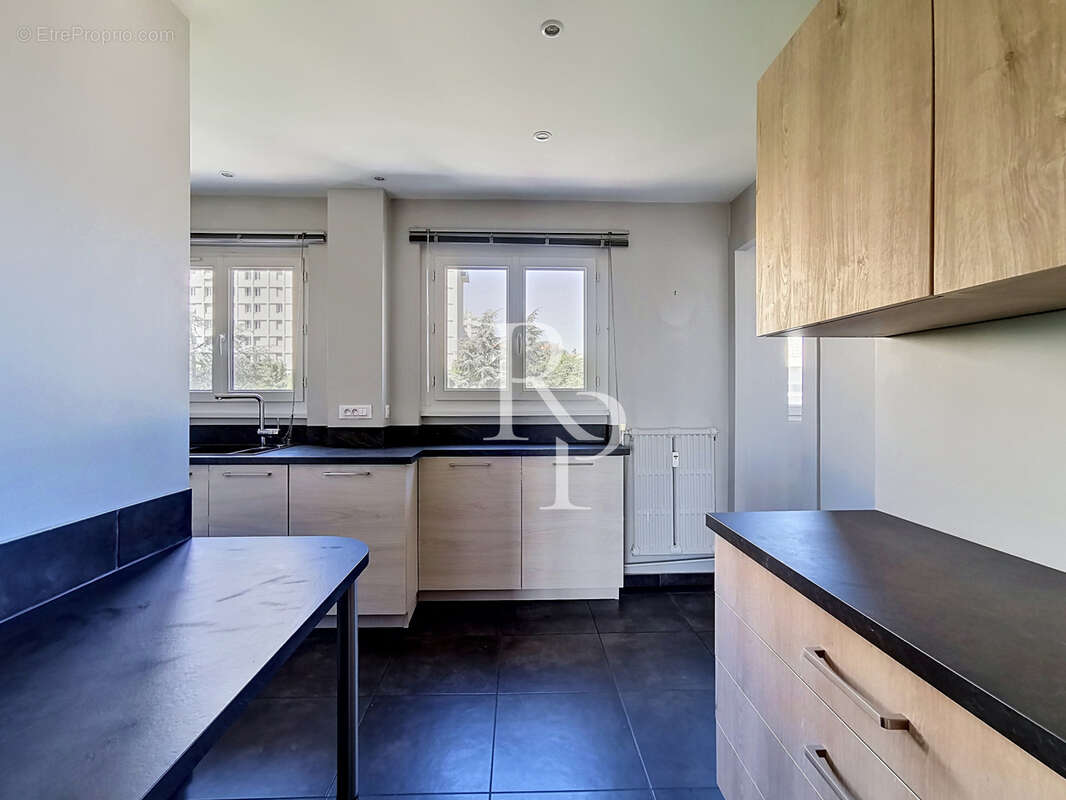 Appartement à LA MULATIERE