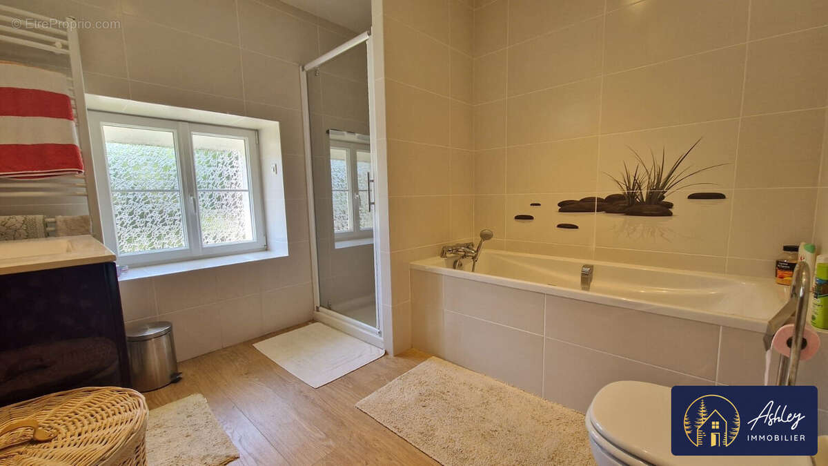 Maison 6 pièces BASSIGNAC  - Maison à BASSIGNAC