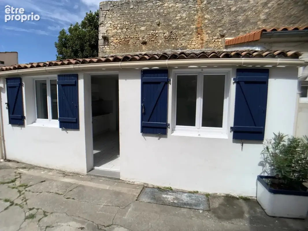 À Vendre : Ensemble de 2 Appartements Proche Centre de Rochefort - photo 4