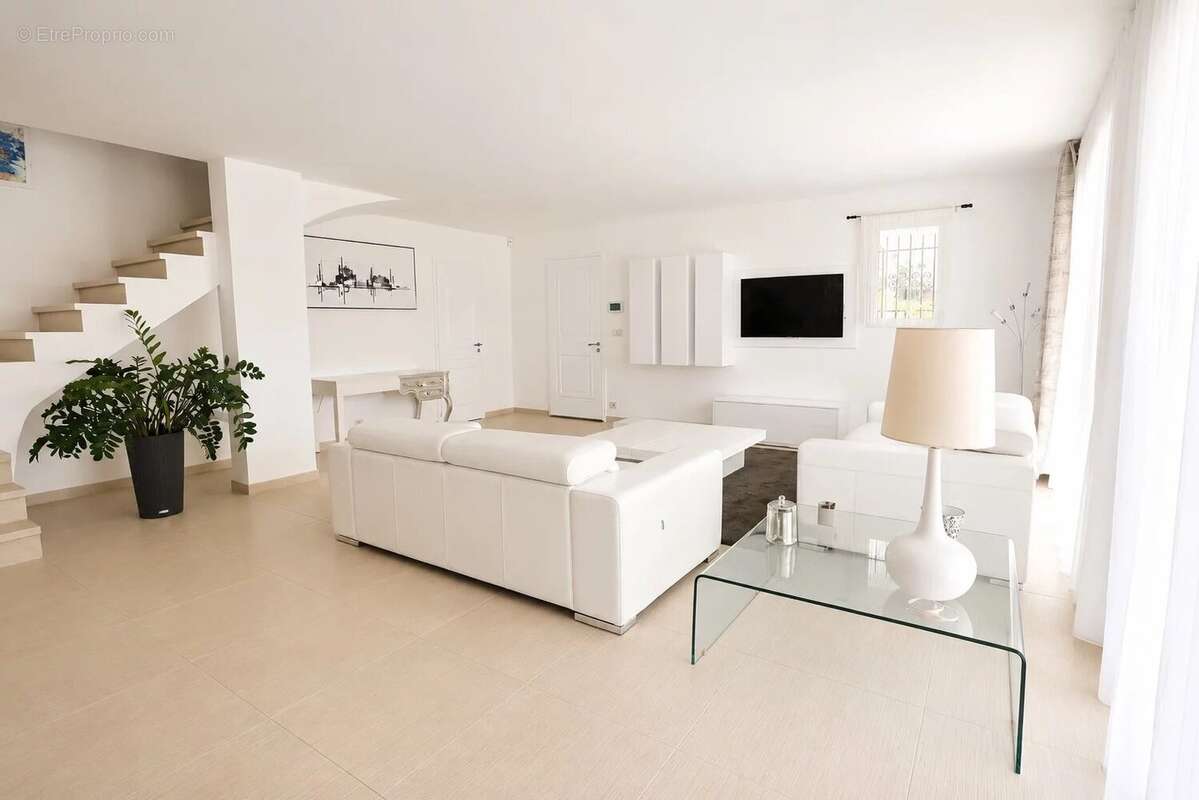 Coup de coeur - villa individuelle avec piscine et dépendance – pégomas - photo 14
