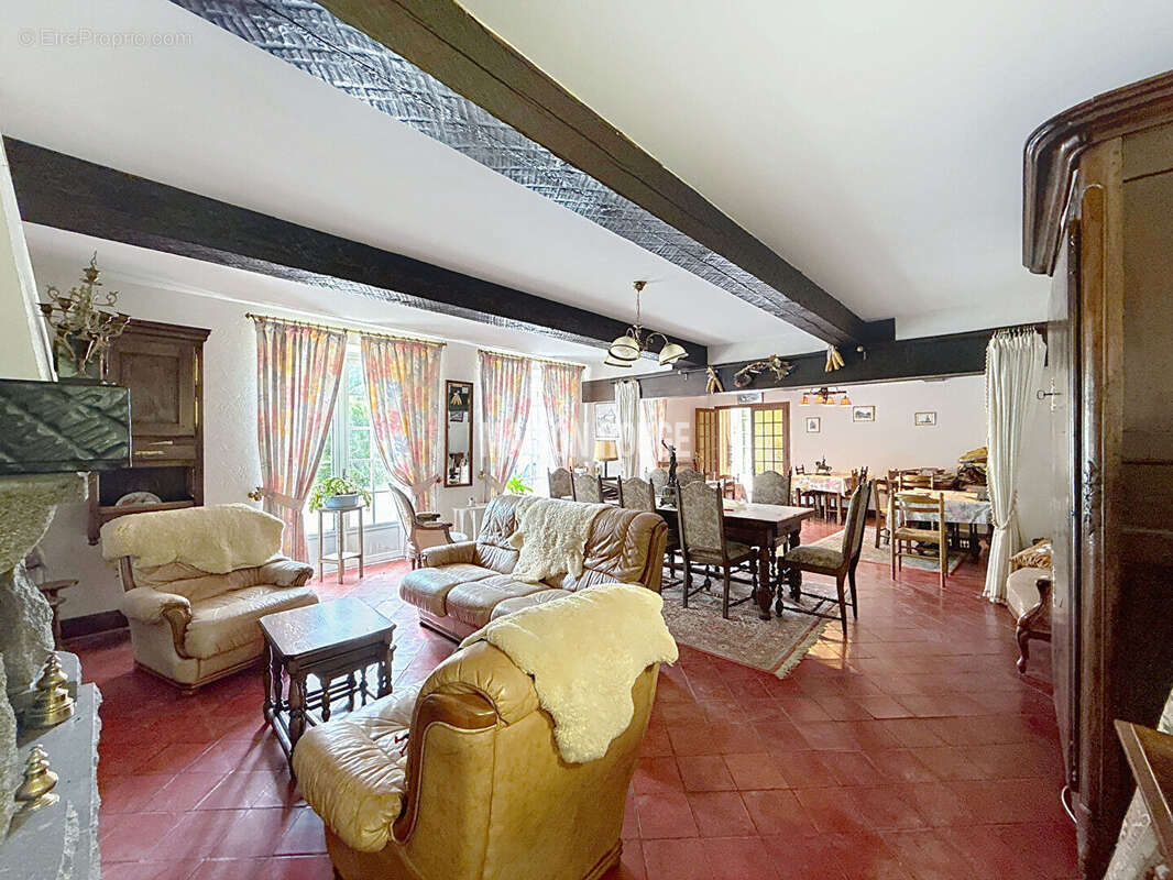 Investissement Gîtes Chambres d'Hôtes Longère avec Dépendances à St Marcan Proche Mont-St-Michel - photo 2
