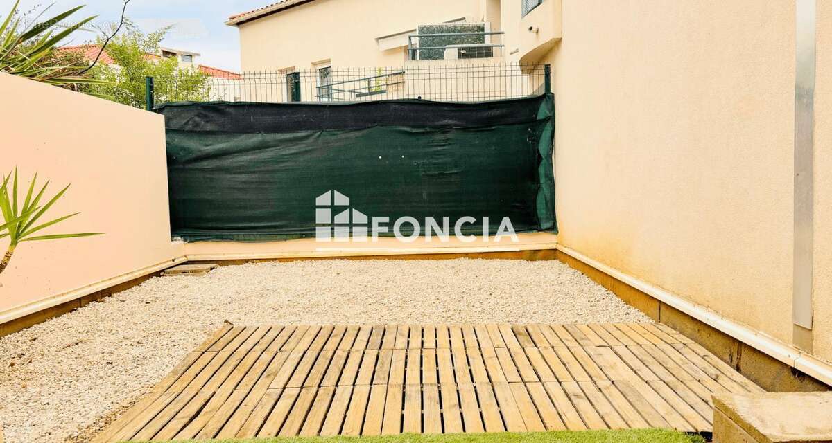 Appartement à SAINT-LAURENT-DU-VAR