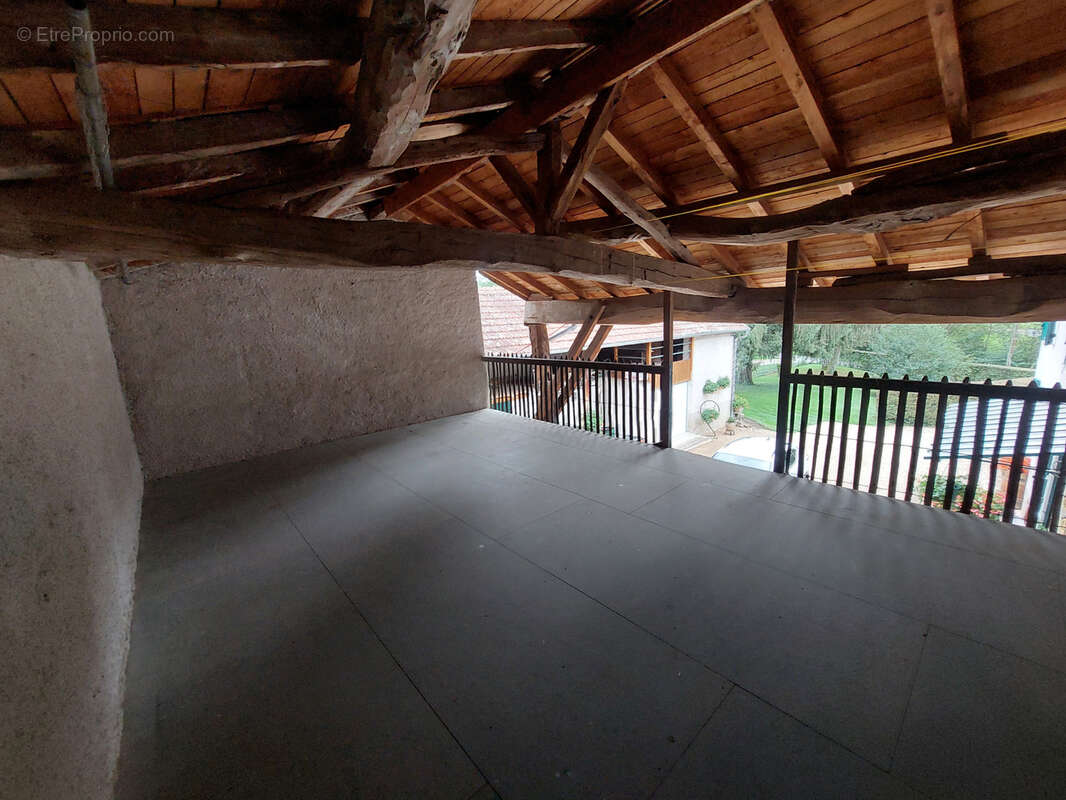 Maison à MESSIMY-SUR-SAONE