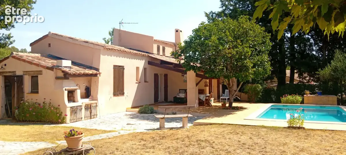 Besse sur Issole Charmante maison T3 avec piscine et carport - photo 3