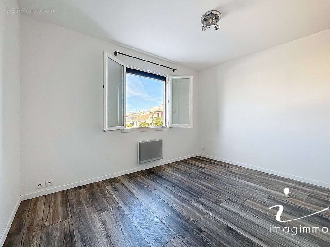 Appartement à MAUGUIO