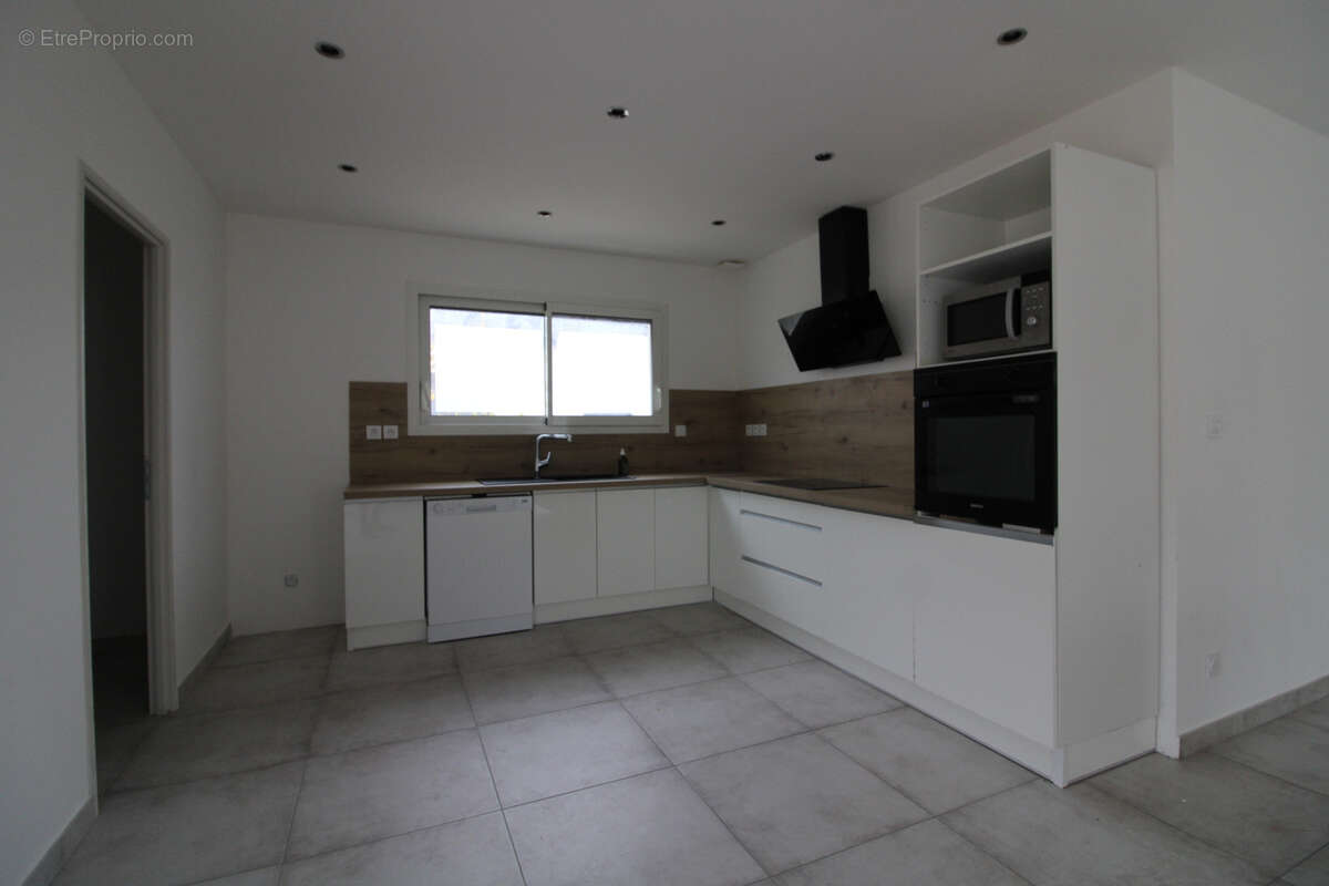 Maison à LES SALLES-DU-GARDON