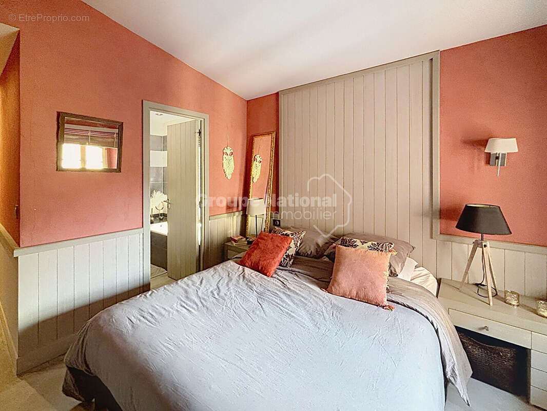 Duplex Vieux village Mouans Sartoux 5 pièce(s) 130 m² (97 m²LC) - photo 13